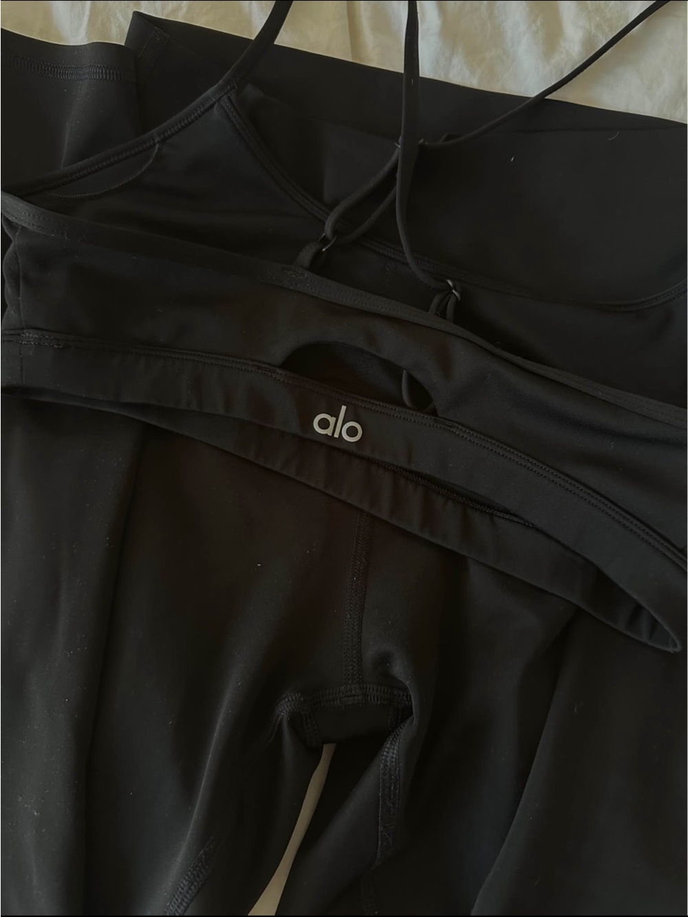 Alo Yoga AirLift Leggings & Intrigue Bra Set (S) - Picture 2 of 5